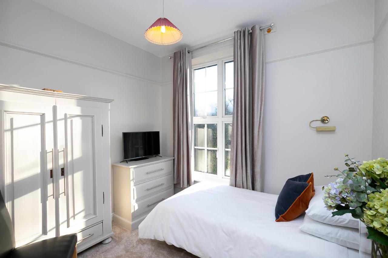 Pages Hotel And Guesthouse Harlow Luaran gambar