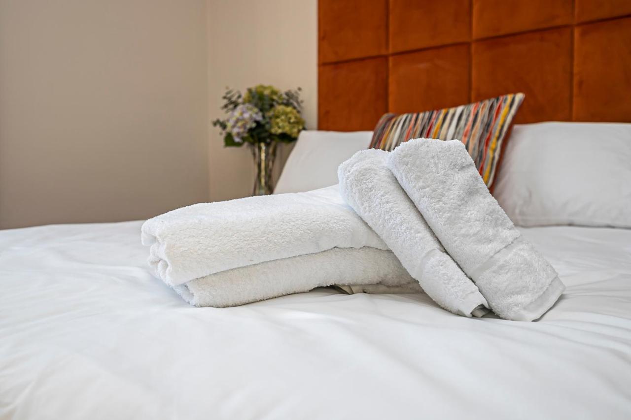 Pages Hotel And Guesthouse Harlow Luaran gambar